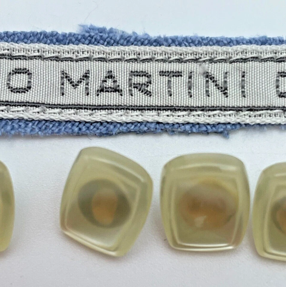 Moreno Martini Da Firenze Square Replacement Shank Buttons White Pearlized Set 6 - Image 4 of 4