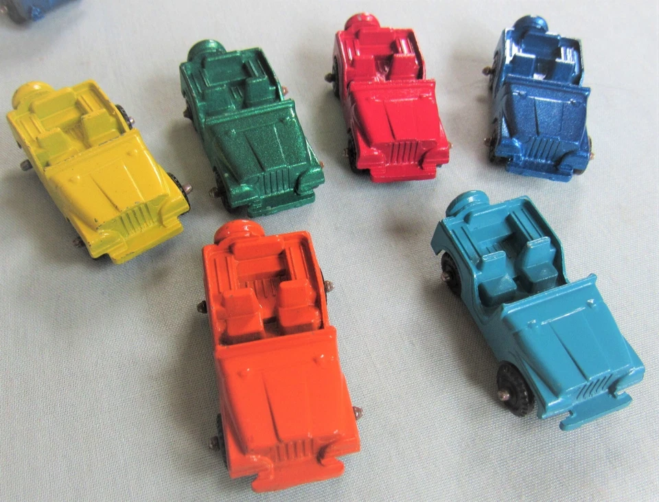 36 Diecast Toy Jeeps ~ 1970's Store Display Box + COA signed by Herklotz Bro's - Image 2 of 4