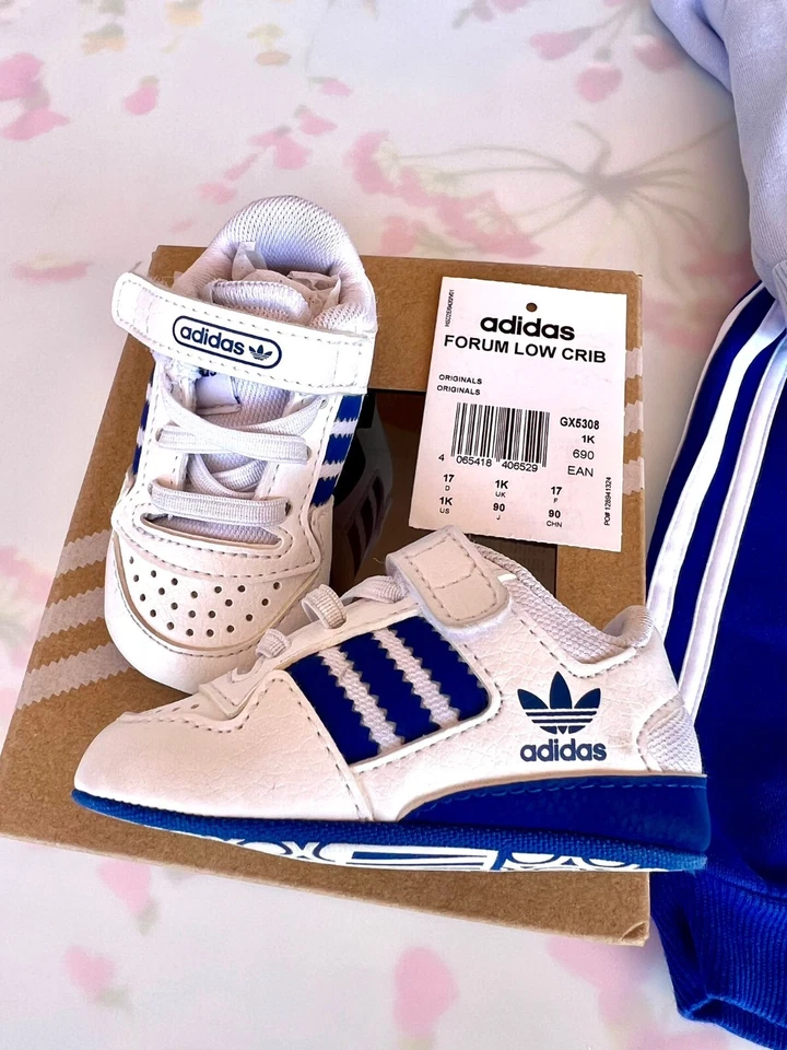 TUTA ADIDAS NEONATO PIU SCARPINE BUONE CONDIZIONI QUASI PARI A NUOVO - Immagine 2 di 4