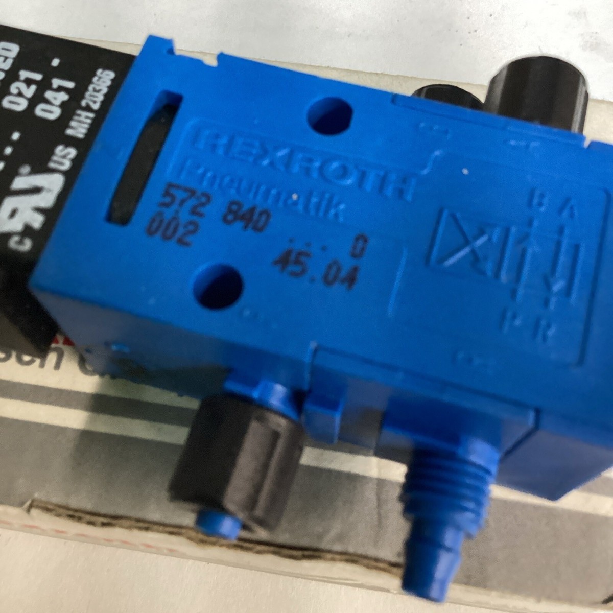 REXROTH VALVE PNEUMATIC DIRECTIONAL CONTROL VALVE 572 840