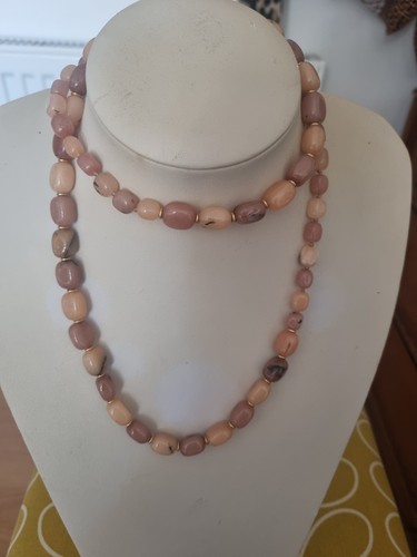 Lola Rose neutral mixed stone Necklace with Pouch - Lightly Used