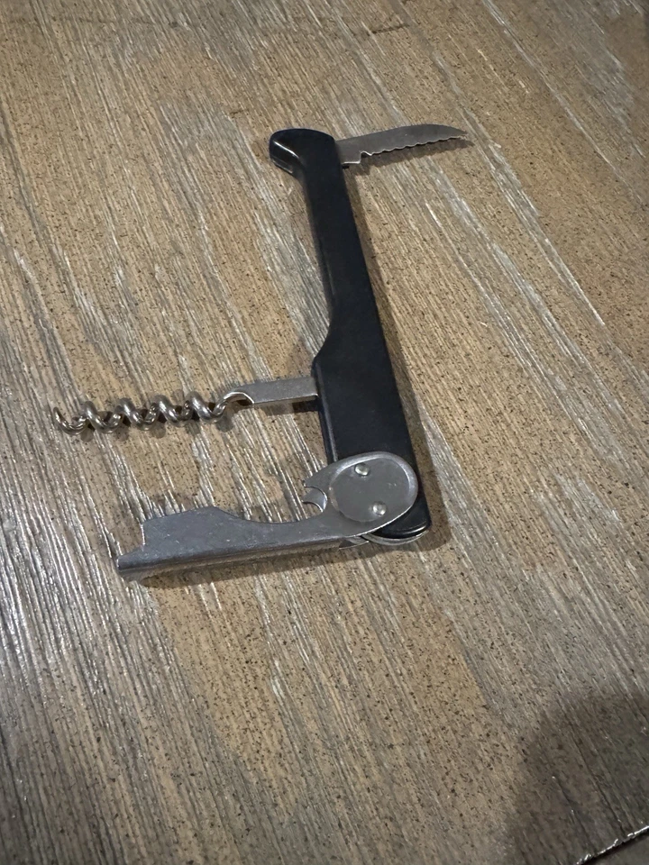 Sacacorchos multifunción abridor de vino Ritz-Carlton Foto 3 de 4