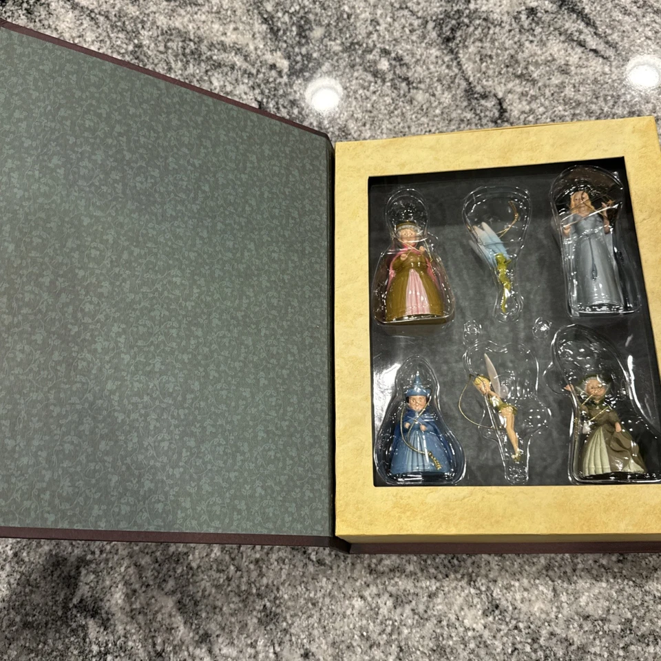 Juego de adornos de libro de cuentos de hadas de Disney Campanilla de Disney Foto 3 de 4