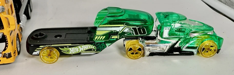 M2 Machines 1966 Dodge L600 COE 1969, Crane Trailer Tow Truck, M2 TAB Hauler +3 - Image 3 of 4