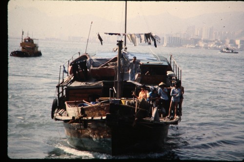 Lot of 28 35mm Slides Hong Kong Harbor Boats Junks Fishermen 1981 Vacation - Picture 4 of 12