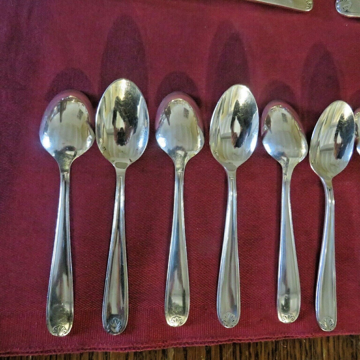 Ménagère Christofle 37 Pièces – Métal Argenté – Modèle Coquille Berain – Très Bon état