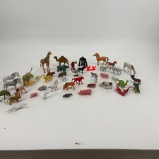 Vintage 47 Piece Plastic Farm/Zoo Animals Plus a Couple of Dinosaures