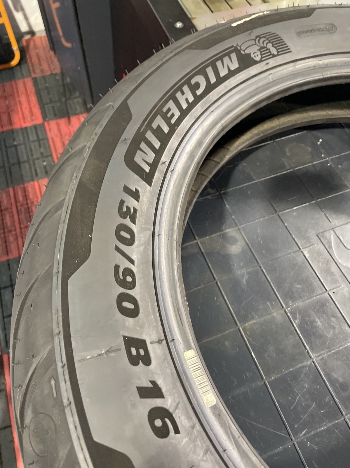 GOMME PNEUMATICI MICHELIN 130/90B16 73H COMMANDER 2
