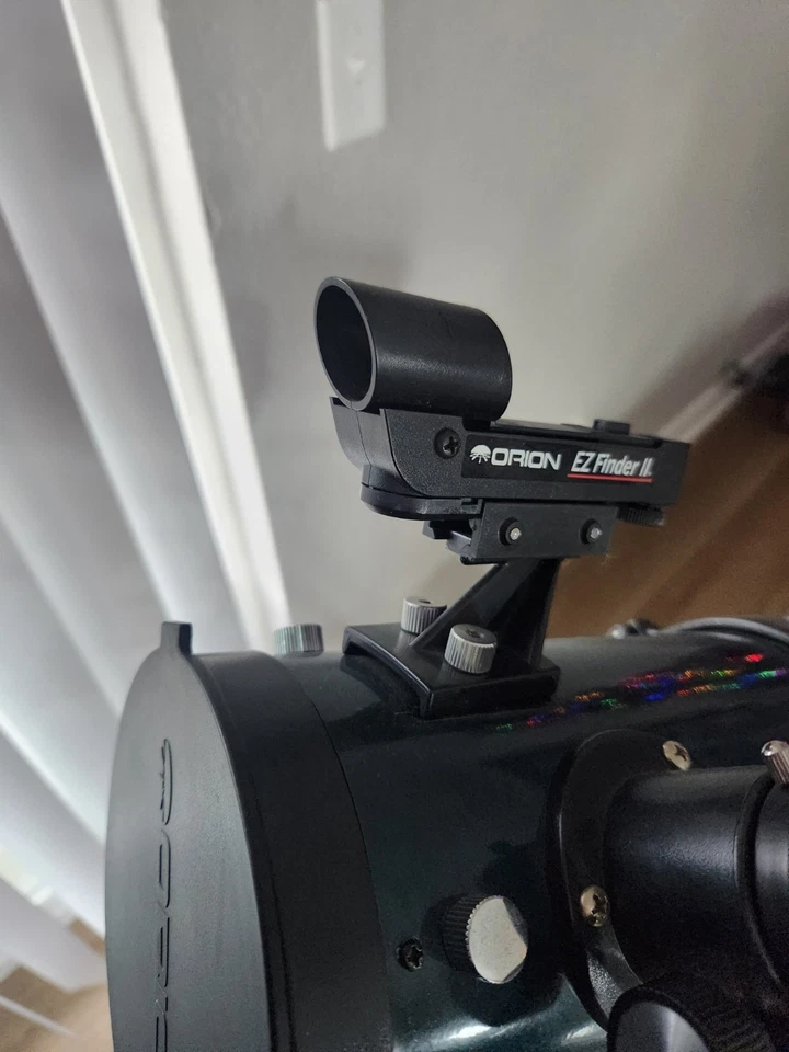 Telescopio reflector ecuatorial Orion StarBlast 4,5 con buscador EZ 2  Foto 3 de 4