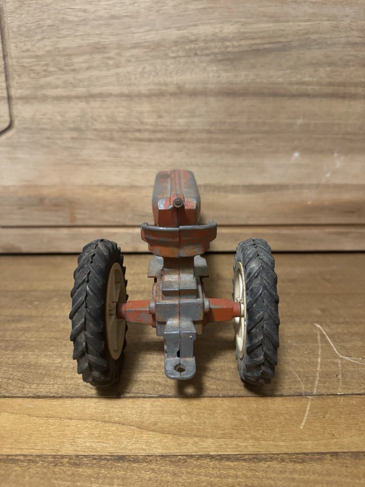 Tractor de juguete rojo fundido a presión International Harvester ERTL de colección 1/16 - A27 Foto 4 de 4