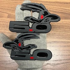 Pair Coyote 5.0 Emblem Badges Angry Aggressive Racing Decal,3D Badge Black Red