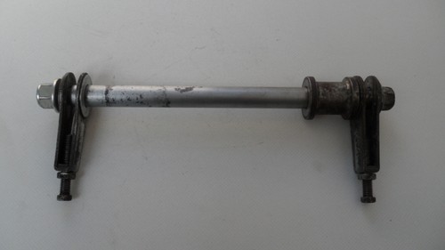 Yamaha XS400 DOHC 12E Hinterradachse Steckachse hinten mit Kettenspanner