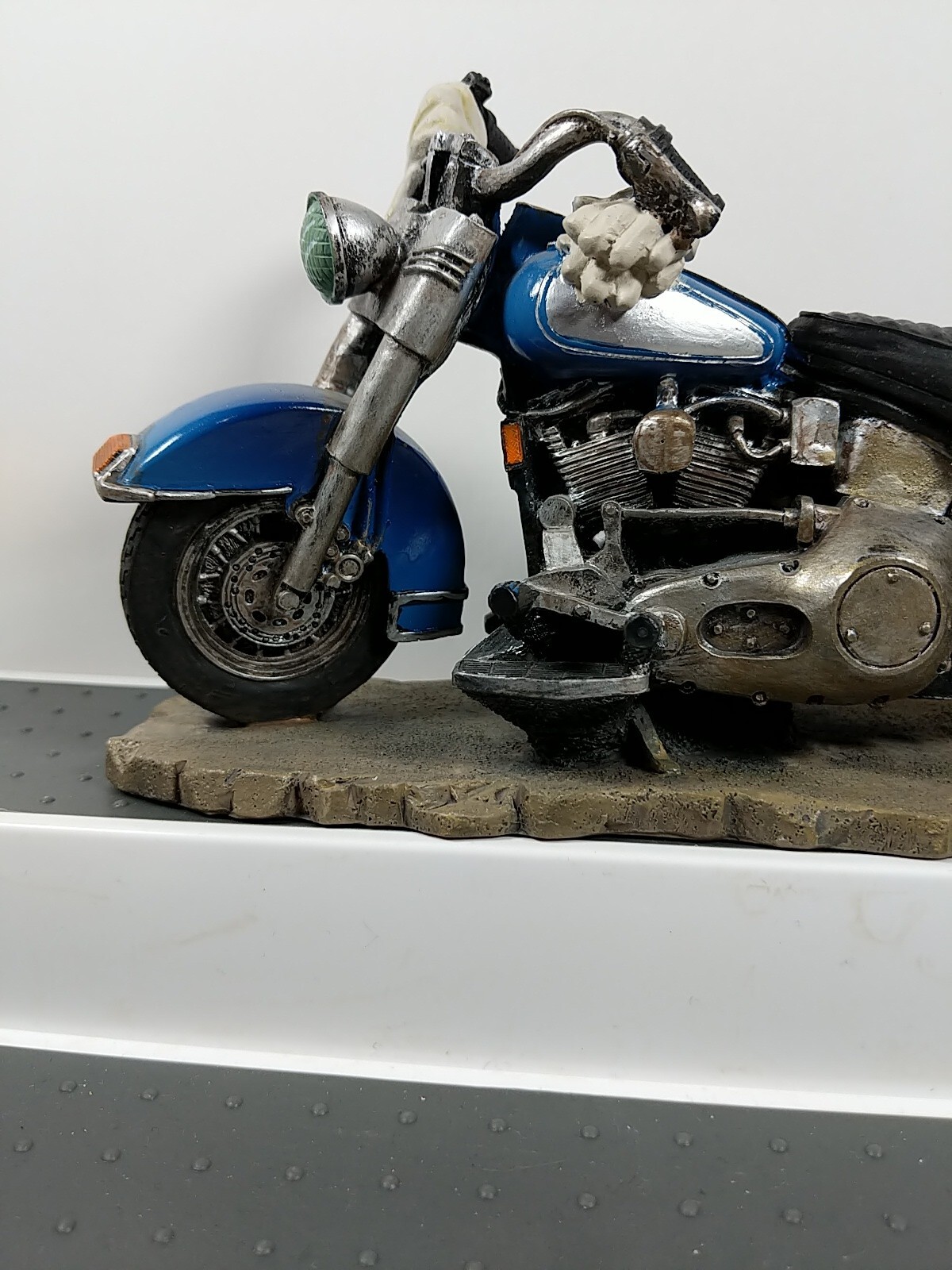 Picture 2 of 17