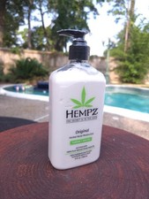 Hempz Herbal Body Moisturizer, Original Scent, 17 Fl Oz. Brand New Unopened