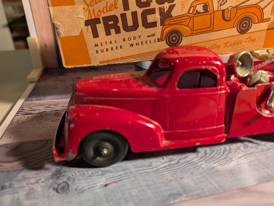 Vintage 1950's Die Cast Hubley Kiddie Toy 474 Wrecker Tow Truck 9 1/2” W/ Box - Image 2 of 4
