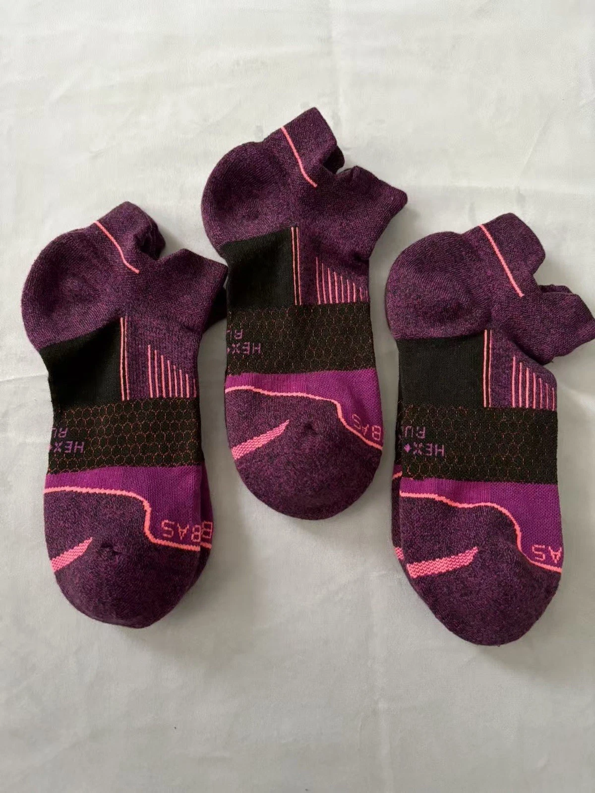 3 pairs Bombas Ankle running Socks size M
Opens in a new window or tab