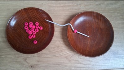 Montessori Sensorik Perlen Einfädeln Aktivität Material Spiel Pädagogisch