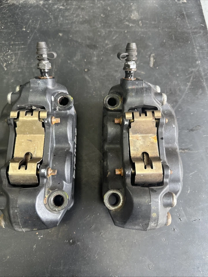 Pinzas de freno delanteras Brembo Ktm 1190 Adventure 2013-2016 Foto 3 de 4