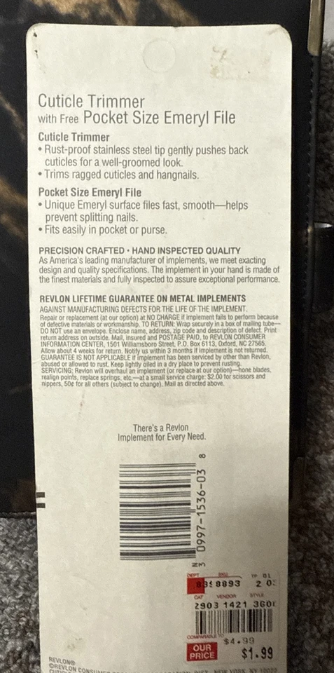 De colección. Recortadora de cutículas Revlon y lima de esmerilo tamaño bolsillo 1536-03 Foto 2 de 3