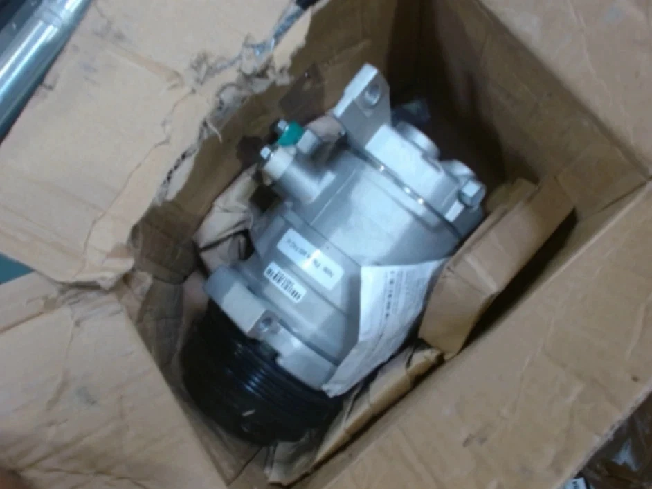 Compressor AC Compressor-LS Valeo 10000631 Chevrolet Tahoe 2003-2009 - Imagem 3 de 3