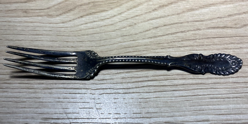 WM A ROGERS SILVER PLATED ANTIQUE FORK-ONEIDA-ELBERON DESIGN-A1 QUALITY