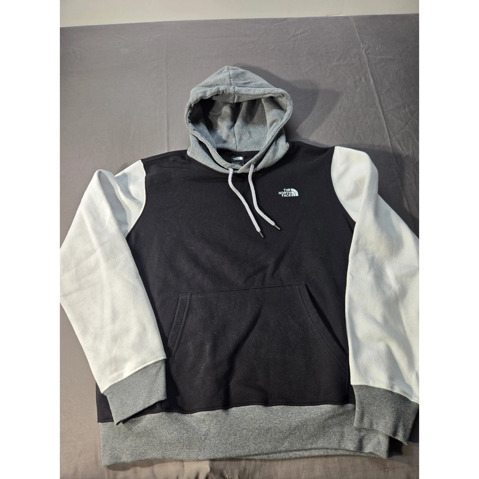 The North Face Mens Large Colorblock Hoodie Black White Grey Pullover Sweatshirt