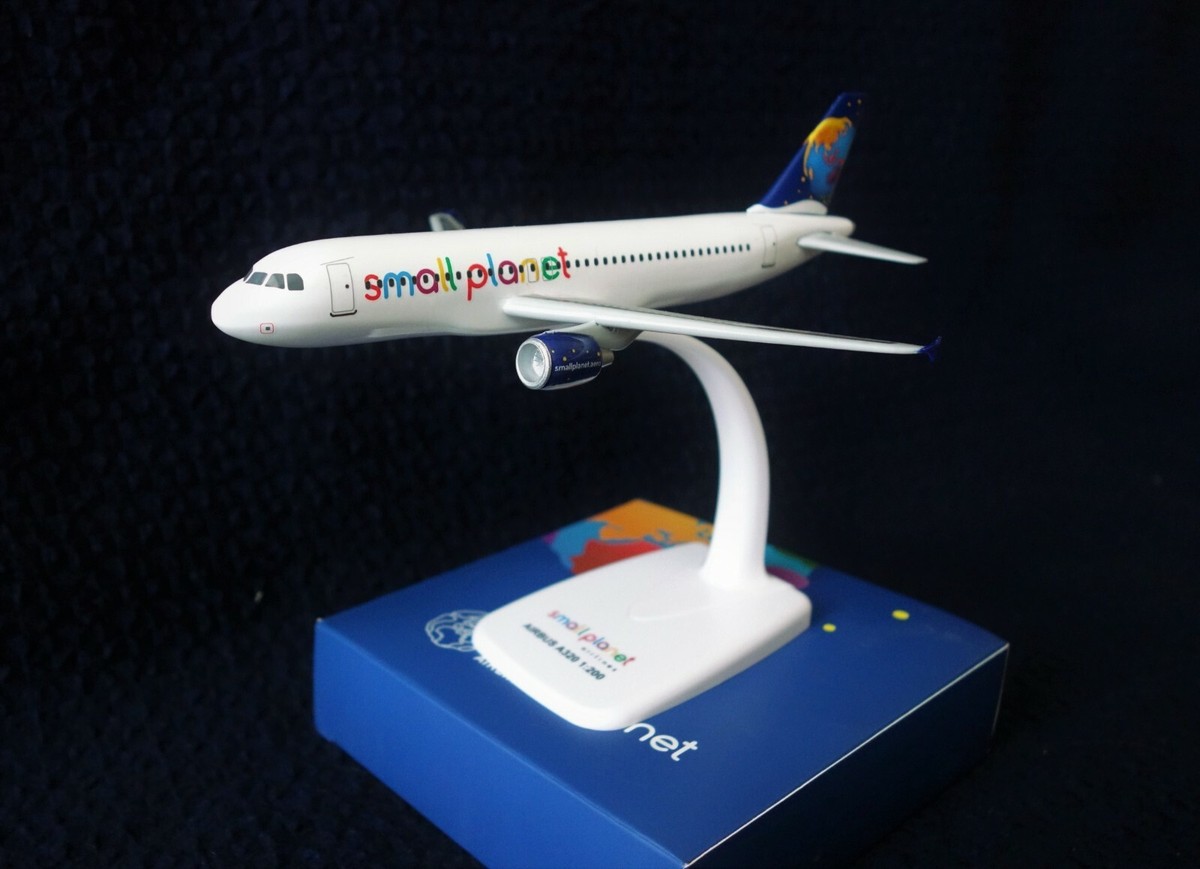 Small Planet Airlines (Former) Airbus A320 1:200 model (19cm