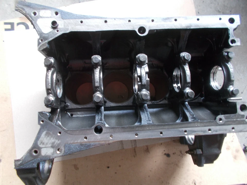 Mercedes Benz 190D 2.2L Diesel Engine Block / Main Caps 84 85 Used Standard Bore - Image 2 of 3