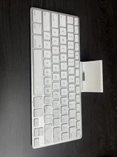 Apple iPad Keyboard Dock A1359 for 1st, 2nd, & 3rd Generation iPads 30-Pin 