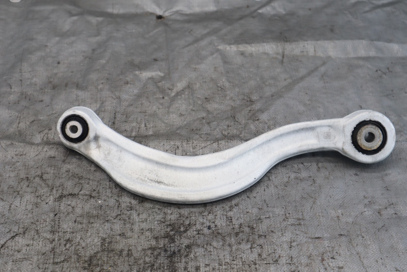 2018 2019 LAMBORGHINI URUS 4.0L V8 OEM RH REAR UPPER CONTROL ARM 4M0505372