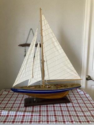 Premiership Model Endeavor Yacht Scale 1:80 Model Boat Kit-Amati (1700/10)￼