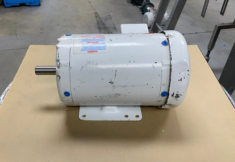 BALDOR WDM3558T WASHDOWN MOTOR 2HP 3PH 1740 RPM 208-230/460V MISSING COVER - Image 3 of 4