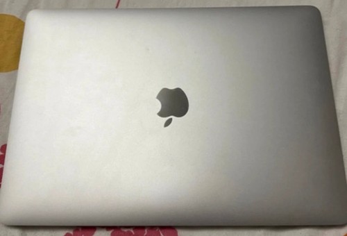 Apple MacBook Pro 13 Zoll (2020) - Bild 4 von 5