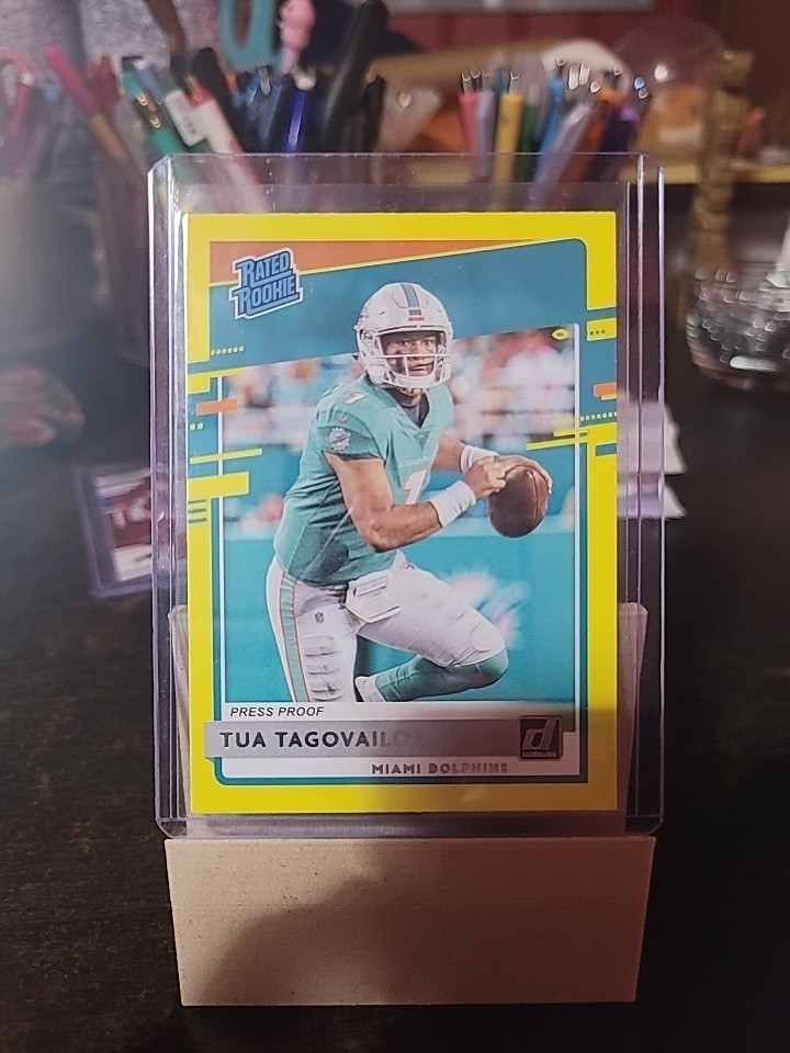 2020 Panini Donruss - Rated Rookie Tua Tagovailoa #302 Press Proof Yellow (RC)