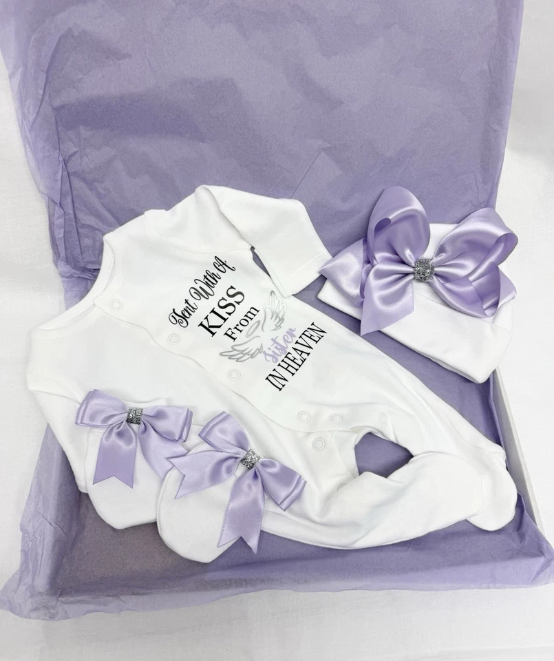 Baby Schlafanzug Mütze Handschuhe Box Set personalisiert jede Person mit Kuss Schleifen gesendet