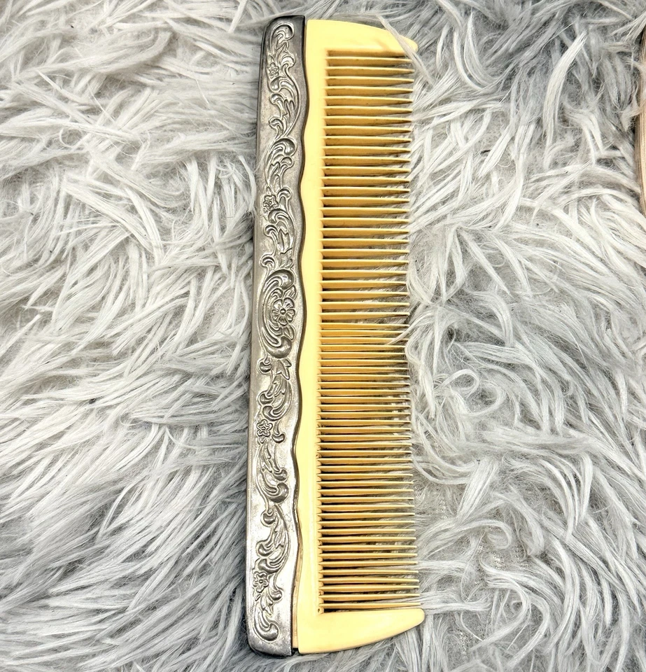 Vintage Vanity Trio - Juego de espejo de mano, cepillo para el cabello y peine ornamentado con motivo floral Foto 3 de 4