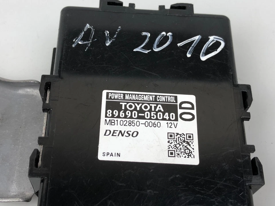 Original Toyota Avensis Power Management Control Module PMC unit 8969005040 - Image 2 of 4