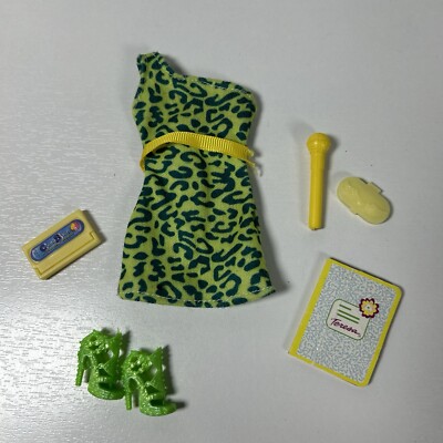 green emerald velvet dress Give Your All Green Leopard Dress main image 1