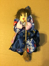 VTG HALLOWEEN PETITE PALS WITCH (MULTICOLOR) W/ BROOM ITEM 85824 ARTMARK 7" 1998