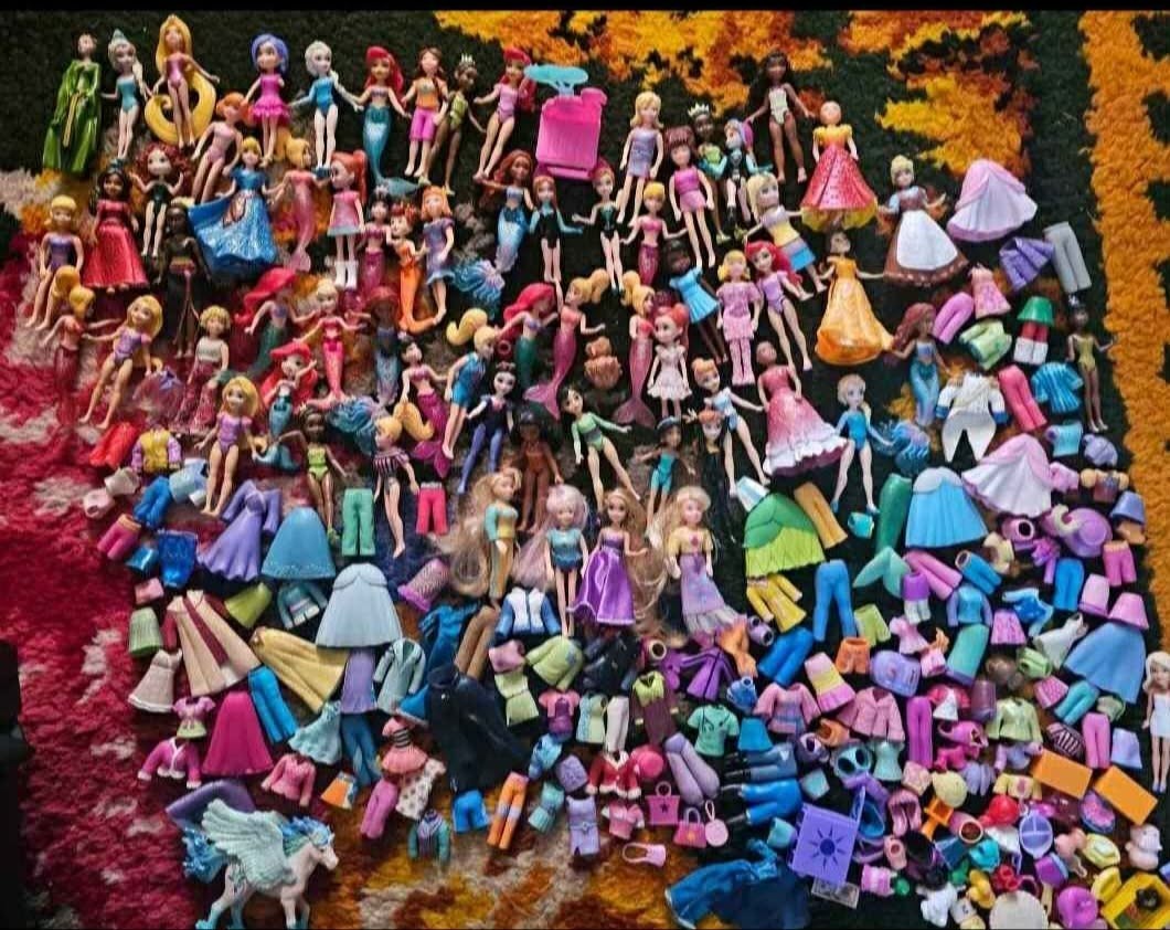85 Mixed Lot Of POLLY Pocket Dolls/150Pcs Clothes Included