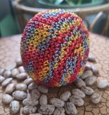 Hackey Sack Ball. Hecho a mano. Bolsa para pies. Guijarros afrutados. Crochet.