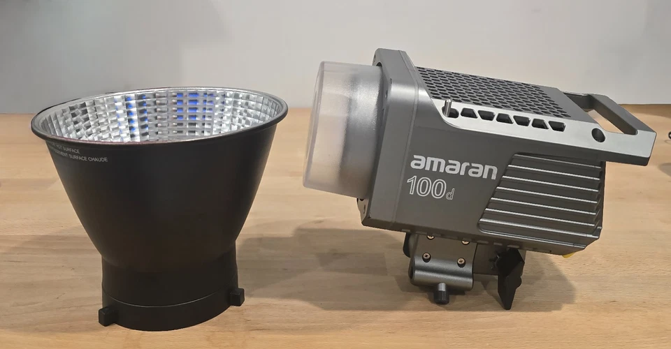 Stock EE. UU. Aputure Amaran 100D Luz de día Luces LED 5600K Fuente de alimentación DC/AC Foto 2 de 4