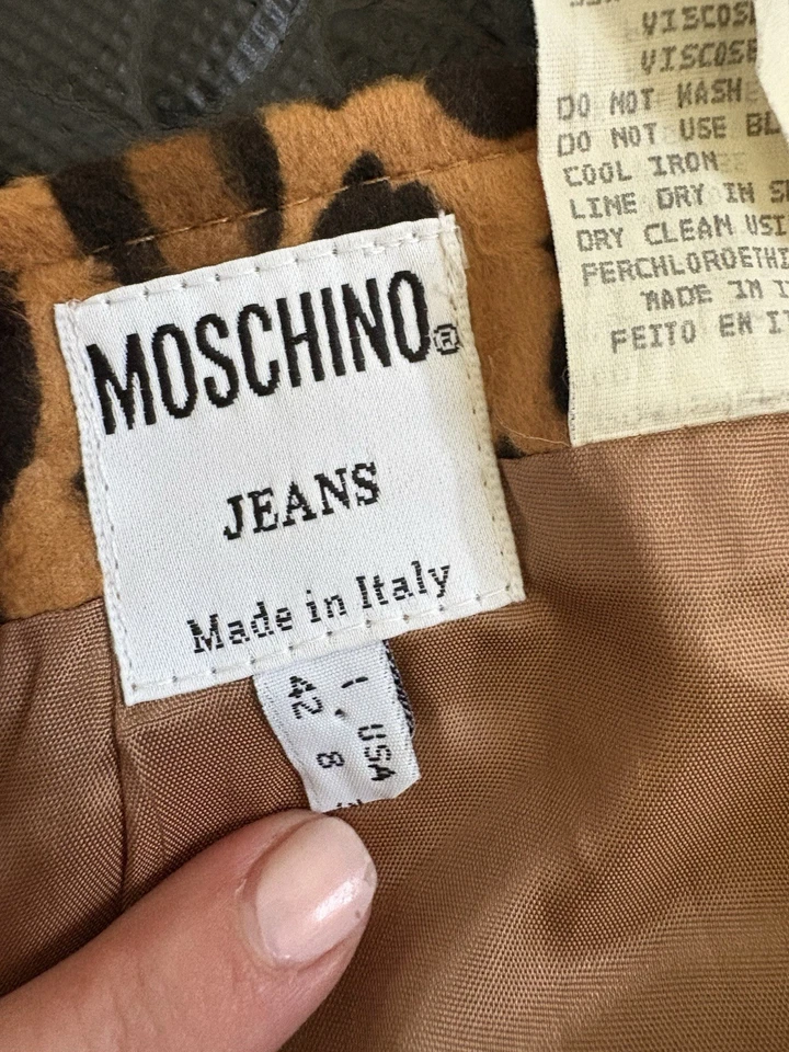 Vintage Moschino - Leopard Print Pencil Skirt - Made In Italy - High Waist 8 - Image 2 of 4