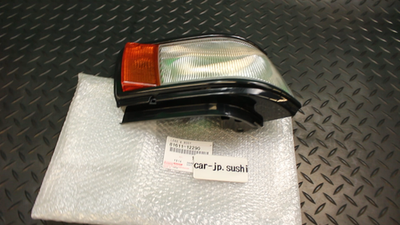 TOYOTA GENUINE COROLLA LEVIN AE86 ' Right Rh Corner Side Lamp Lens