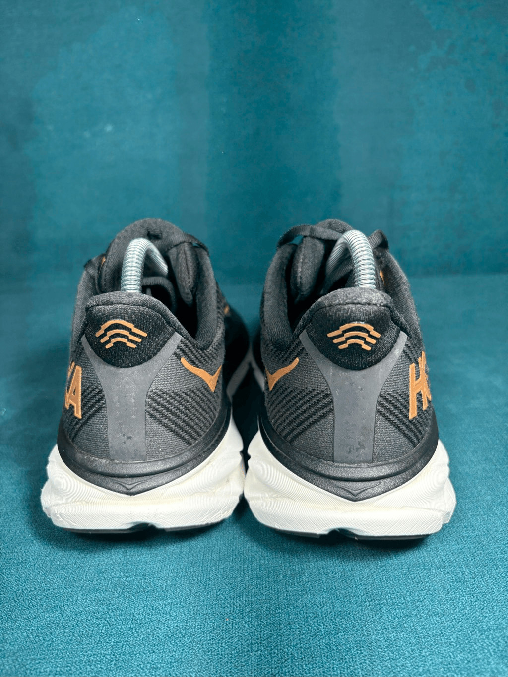 Hoka One One Clifton 9 Black/orange athletic shoes women’s size 9 thumbnail 2