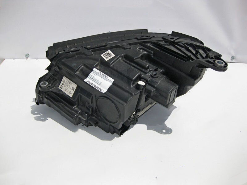 Mercedes-Benz A2139066601 Headlight right LED static E-Class W213