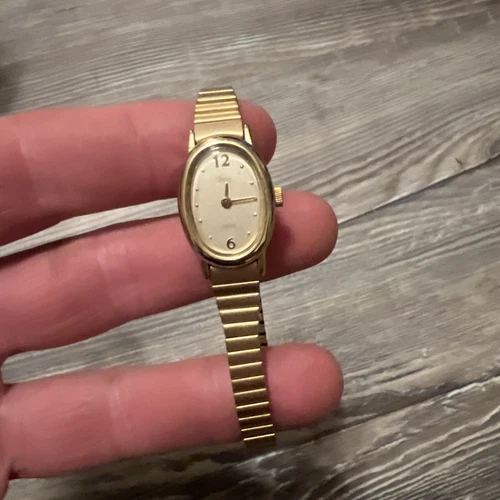 Vintage Timex 377 BA CELL T 88 Gold Tone Quartz Analog Women's Watch New Battery