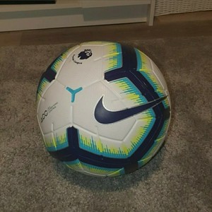 merlin premier league ball