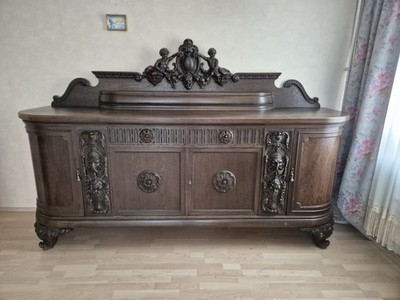 Antikes Sideboard 2,60m massiv Holz handgeschnitzt.