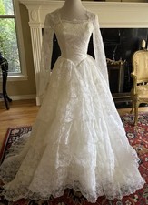 60  s VTG White Illusion Lace Long Sleeve Tiered Wedding Dress Chapel Train XS